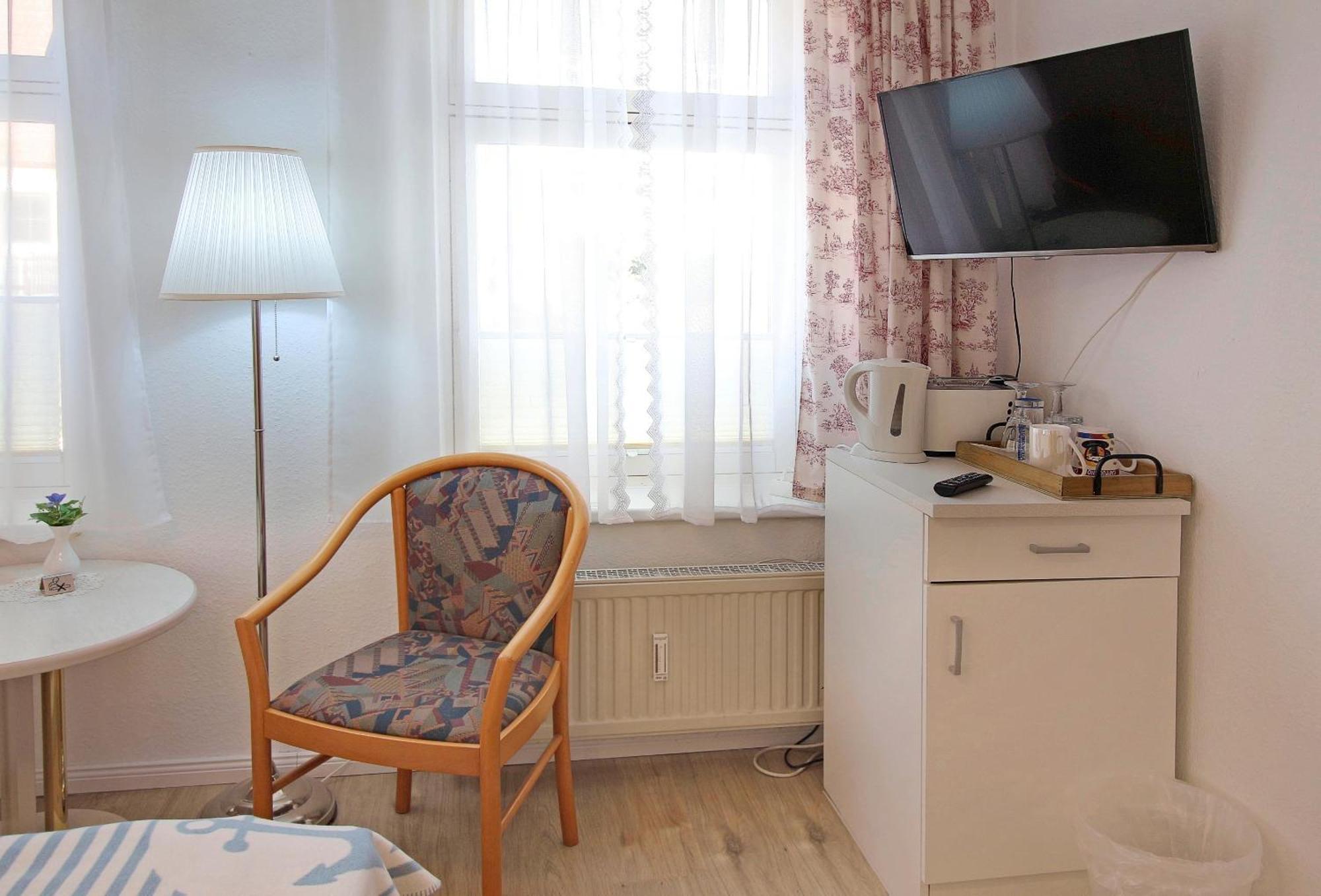 Ferienzimmer In Der Villa Ostseelilie Sassnitz Bilik gambar
